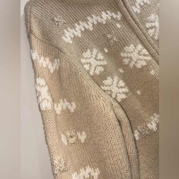 Beige Knitted Zip-Up Cardigan with Snowflake Pattern - Picture 2 of 2